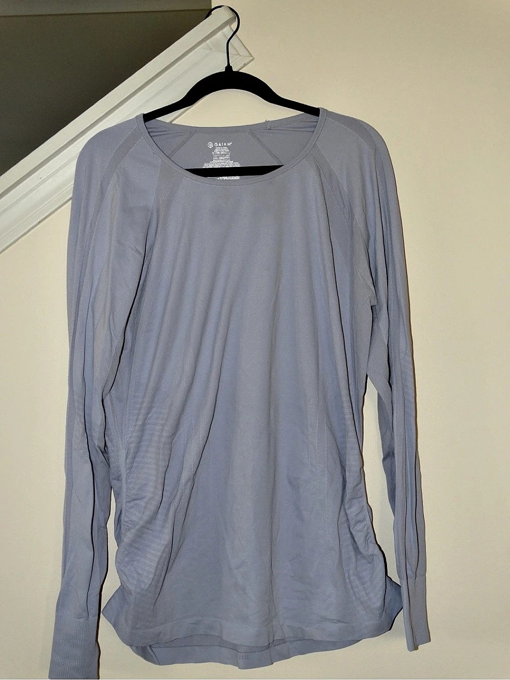 Gaiam Long Sleeve Top in Gray Medium Like New
